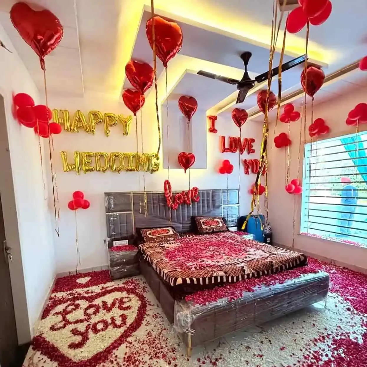 Happy Wedding Room Decor